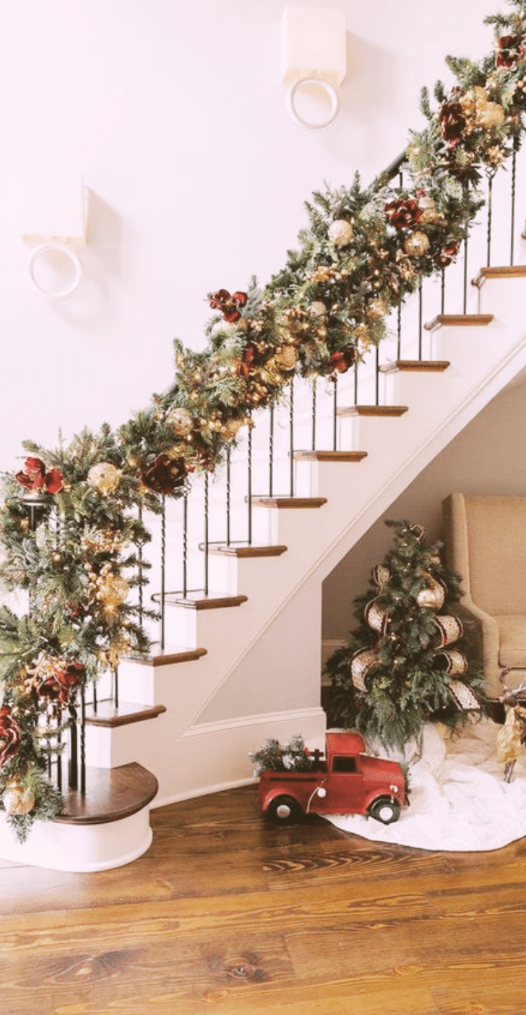 10 Stunning Ways To Decorate Your Staircase For Christmas