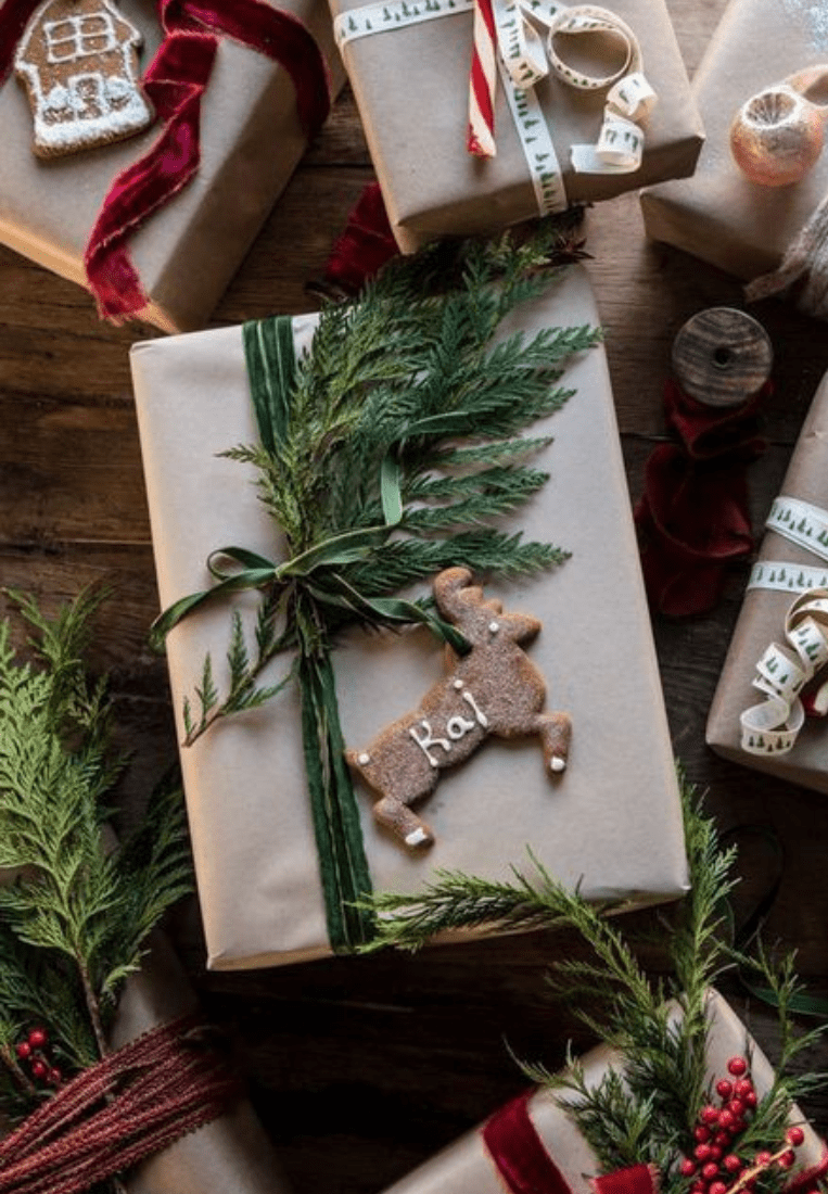 15 DIY Christmas Wrapping Ideas (you can easily recreate!)