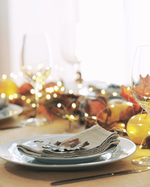 beautiful thanksgiving table setting