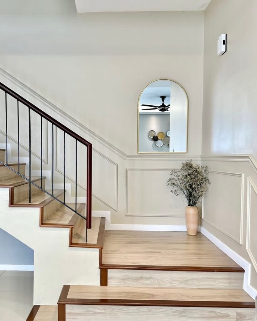 minimalist stair decor