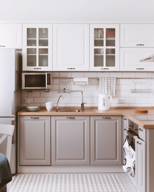 grey and white kitchen 