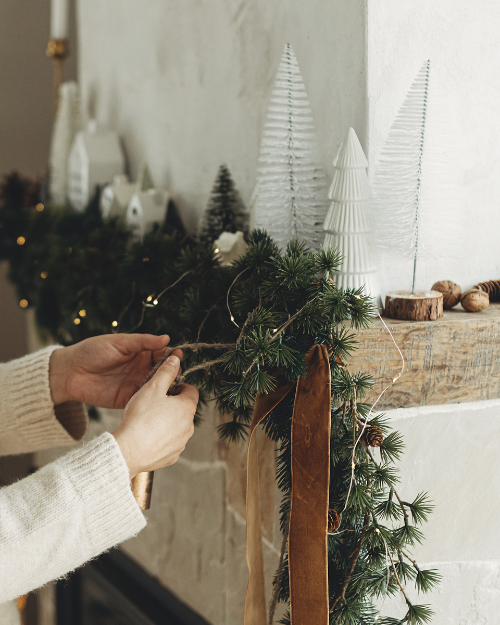 christmas mantel with decorations 