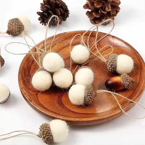 Boao 18 Pcs Felt Acorn Ornaments Felt Acorn Ball Garland Fall Thanksgiving Hanging Acorn Decor for Tree with 32.8 ft Rope Christmas Farmhouse Mantel Wall Decor(White)