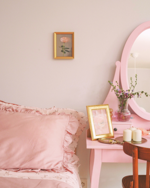 coquette dressing table