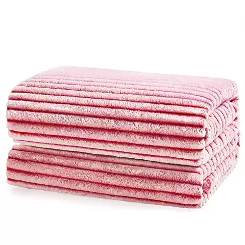 BEDELITE Fleece Blanket Twin Size 3D Ribbed Jacquard Soft and Warm Decorative Fuzzy Blankets Cozy, Fluffy, Plush Lightweight Throw Blankets for Couch, Bed, Sofa(Red and White, 60x80 inches)