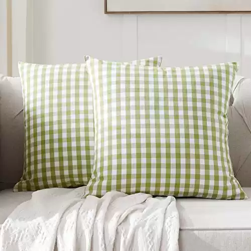 Foindtower Pack of 2 Farmhouse Decorative Gingham Throw Pillow Covers Classic Checkered Plaid Cushion Cover Rustic Modern Retro Decor for Couch Bedroom Chair 18 x 18 Inch Green and White