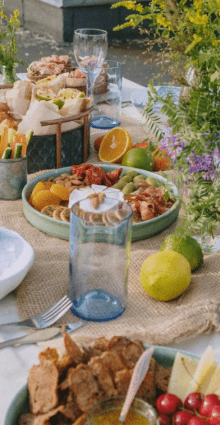 17 Stunning Summer Tablescape Ideas To Inspire You