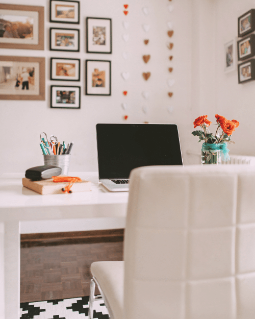 family desk aesthetic